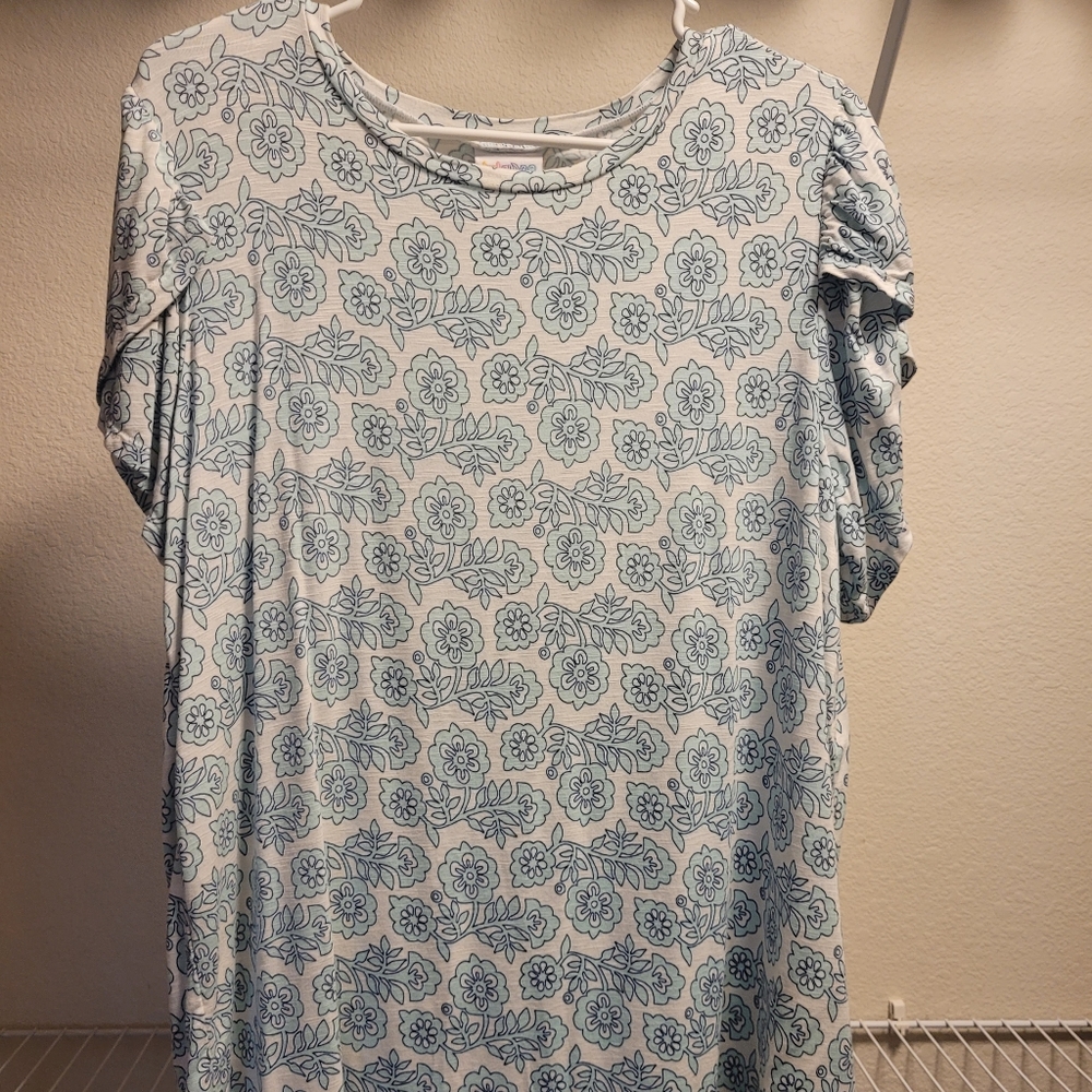 Lularoe Olive Tulip Sleeve Top
